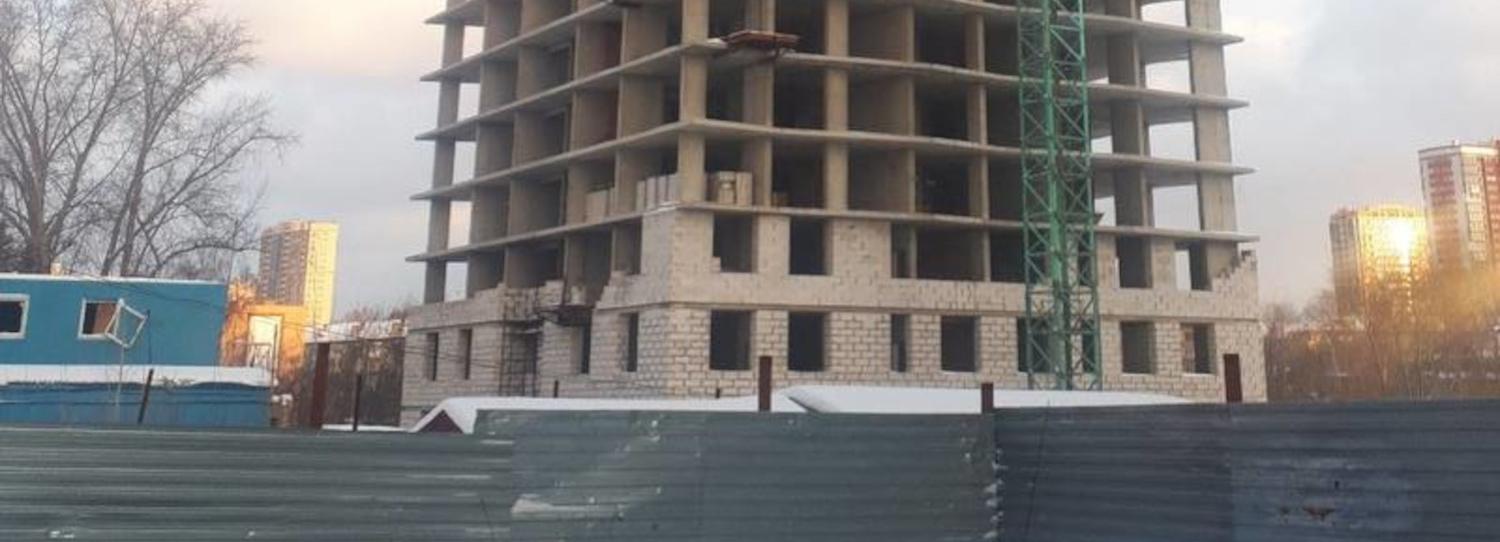 Последний проблемный дом достраивают на улице Дуси Ковальчук