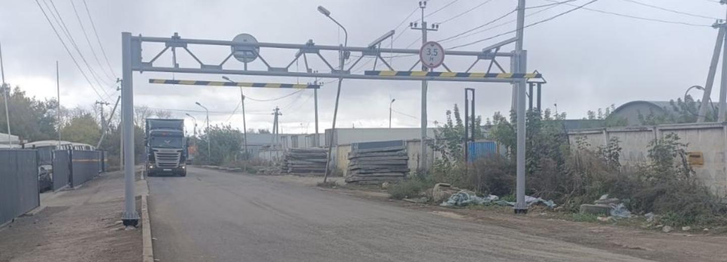 Ограничитель для фур снова снесли на улице Малыгина