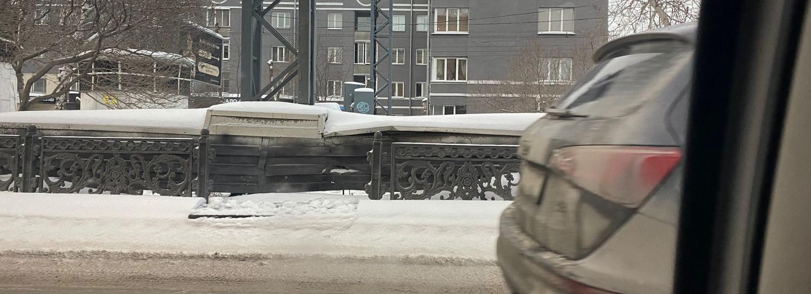 Ажурного забора на 120 тысяч недосчитались на Красном проспекте