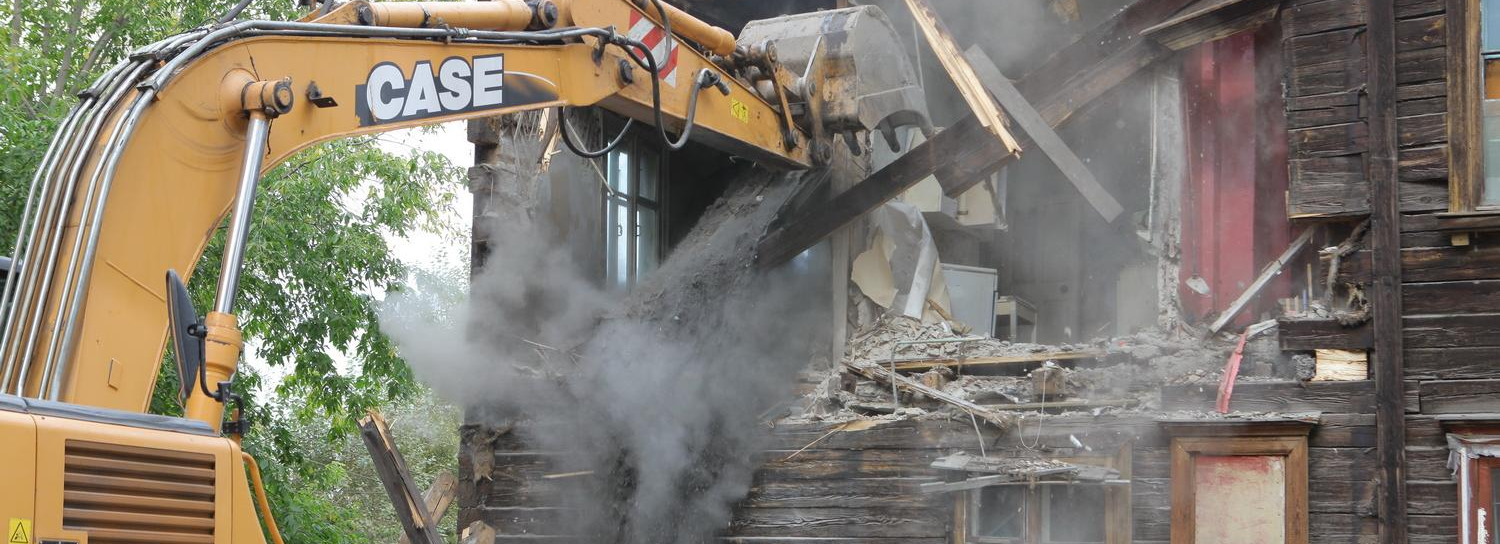 Две ветхие двухэтажки снесут возле аграрного университета в Новосибирске