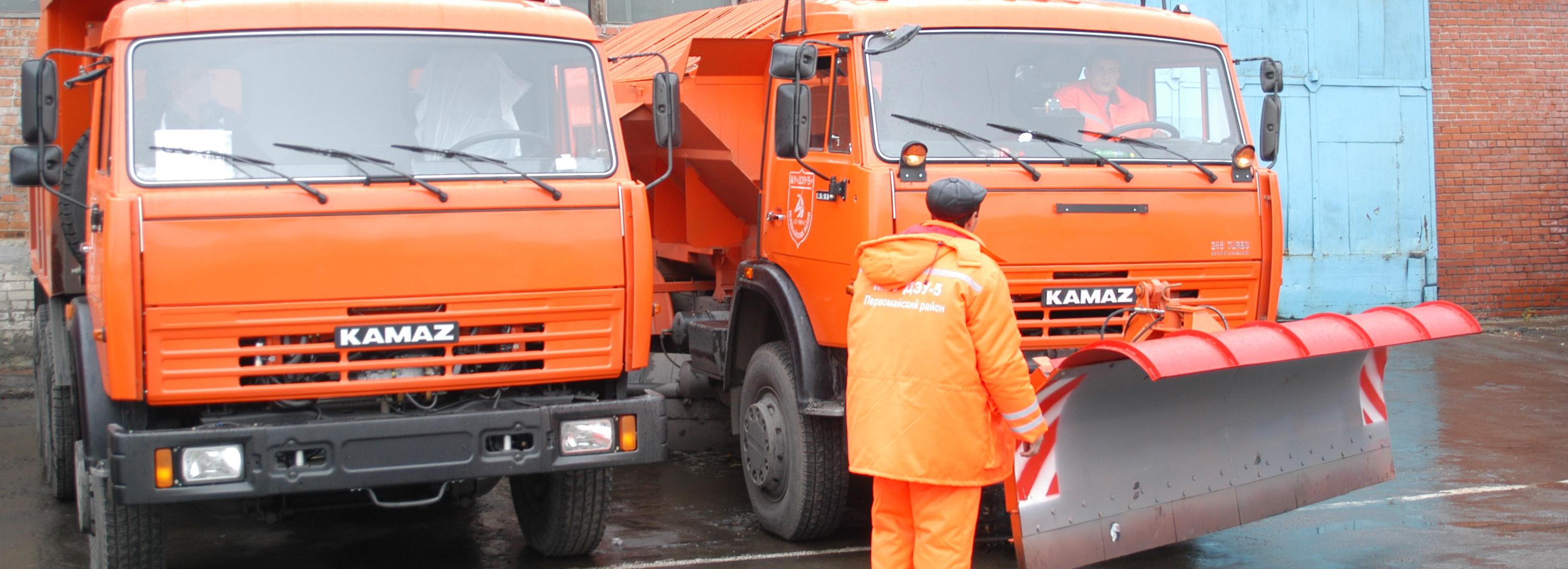 За сутки в Новосибирске убрали ямы с 13 улиц и вывезли 500 тонн грязи