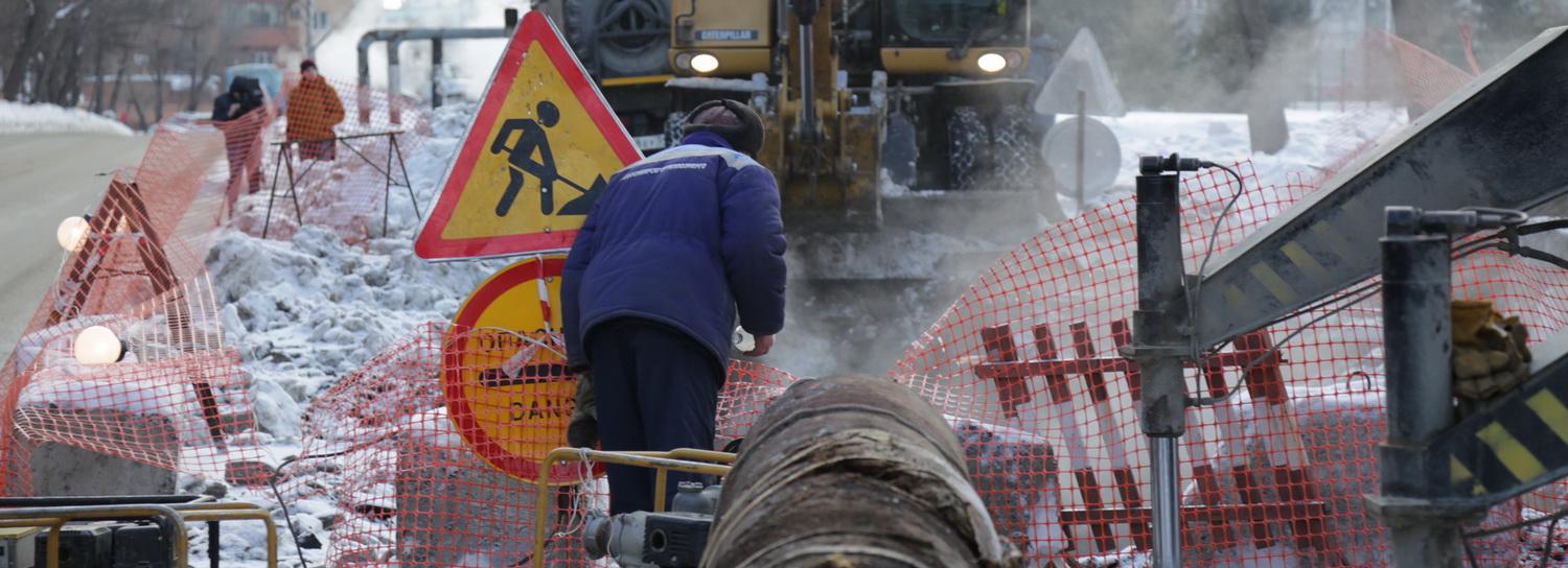 Улицу Вертковскую сузили на 4,5 метра из-за ремонта теплотрассы