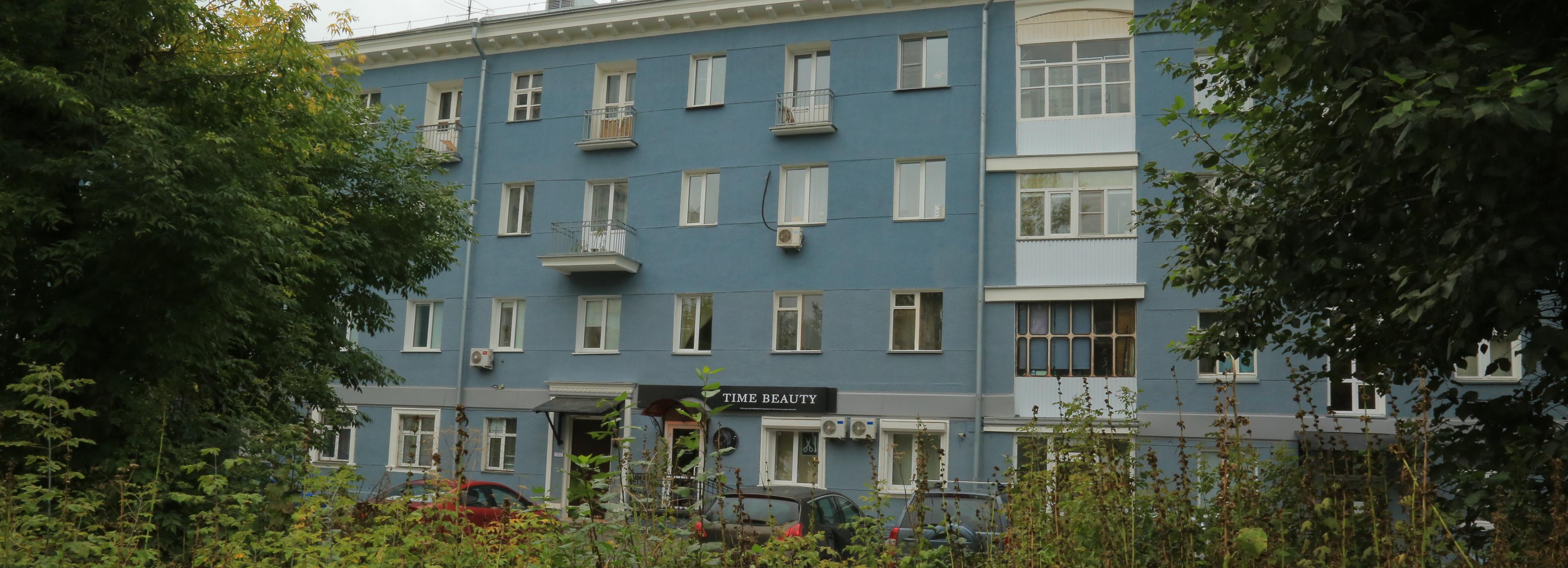 Отремонтированную сталинку на улице Мичурина выкрасили в необычный цвет