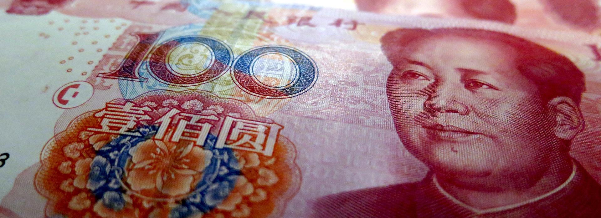 В Сибири стали чаще подделывать доллары и юани