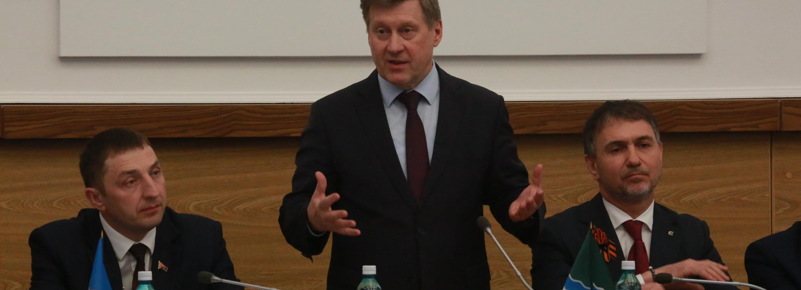 Соглашения о дружбе между районами подписали Минск и Новосибирск