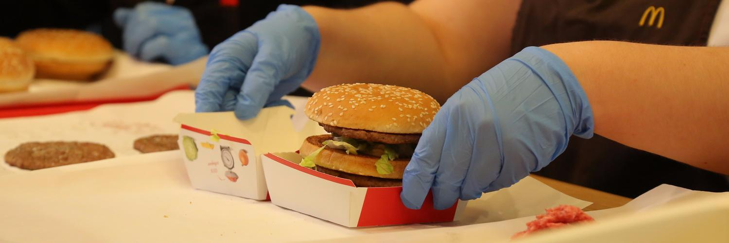 «Индекс гамбургера»: сколько новосибирцы тратят на бутерброды с котлетой