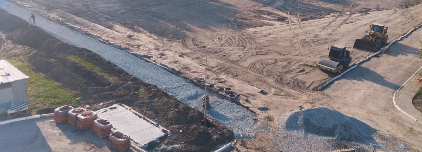 Футбольное поле с искусственной травой начали строить на ОбьГЭС