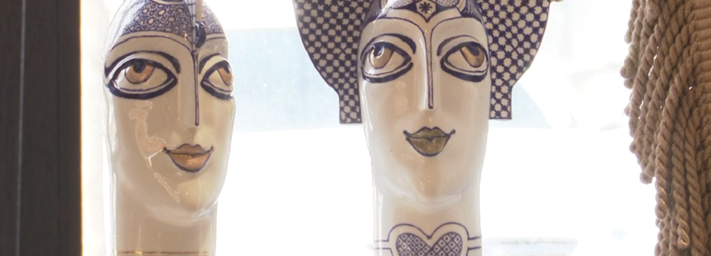 Чудесных ангелов и королев показал художник-керамист из Новосибирска