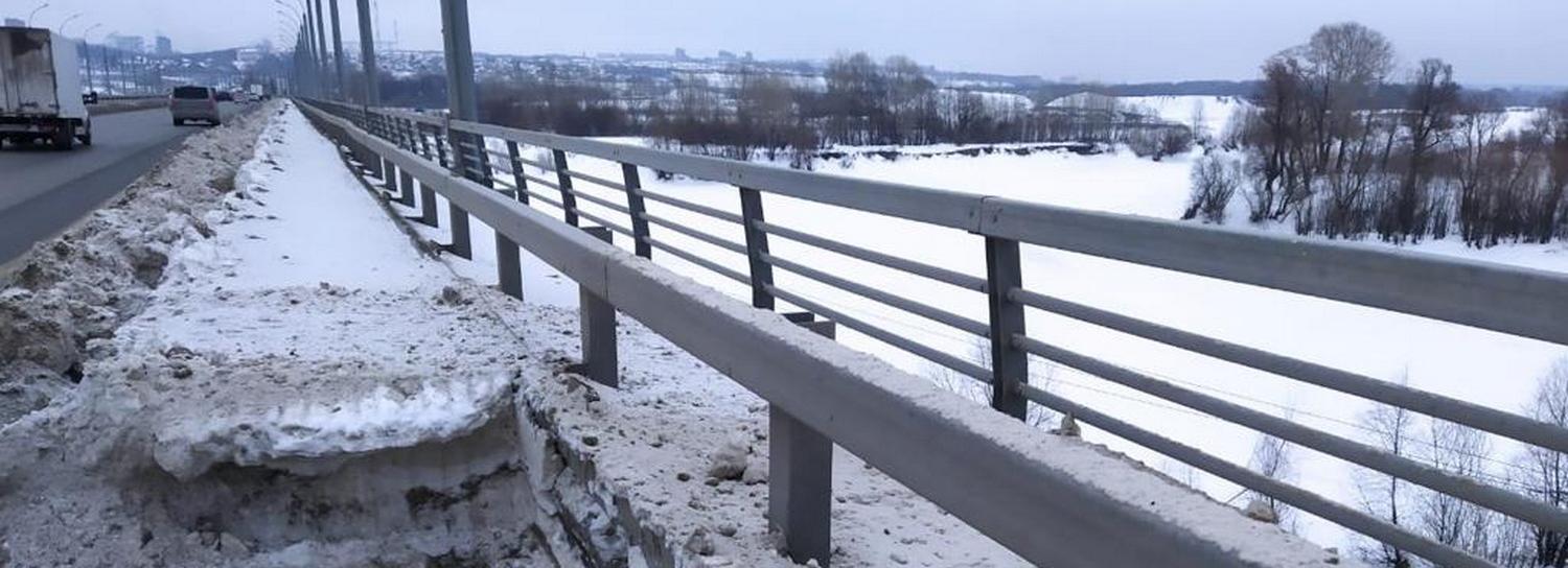 Мэр Локоть потребовал не сбрасывать снег с мостов на лёд Оби