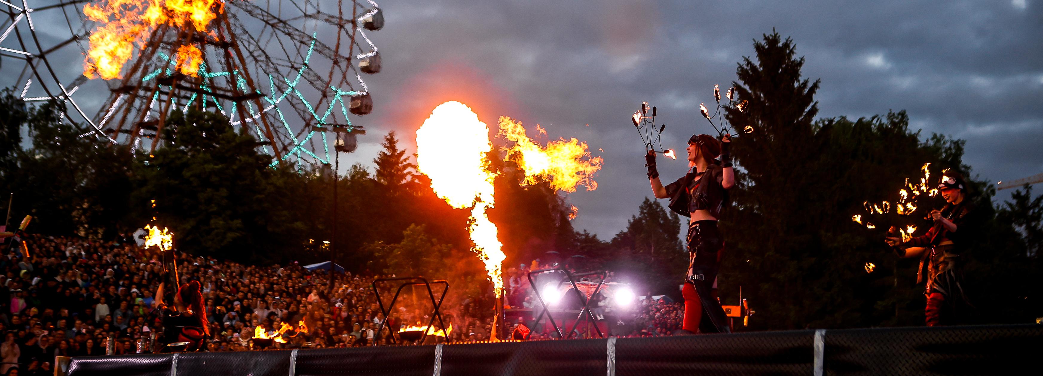 Мэр Кудрявцев поделился видео с огненным шоу на набережной Оби
