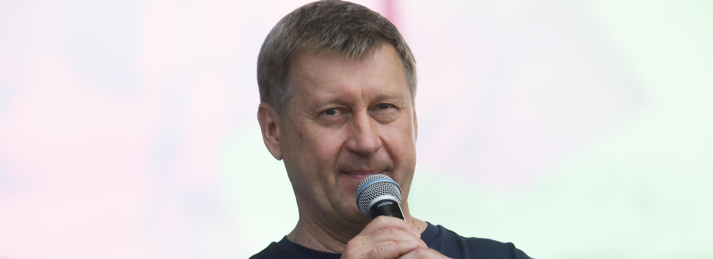 Мэр Локоть поздравляет с Днём военно-воздушных сил России