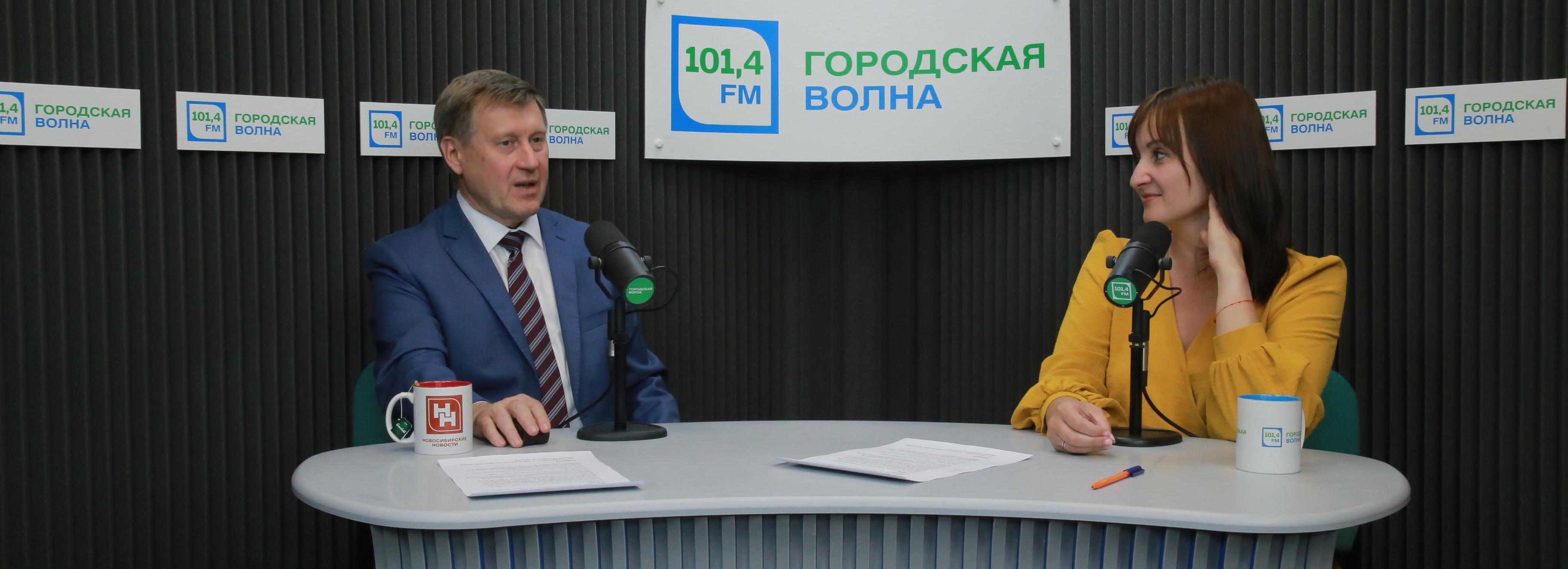 О студенчестве и службе в армии рассказал мэр Локоть на Горволне