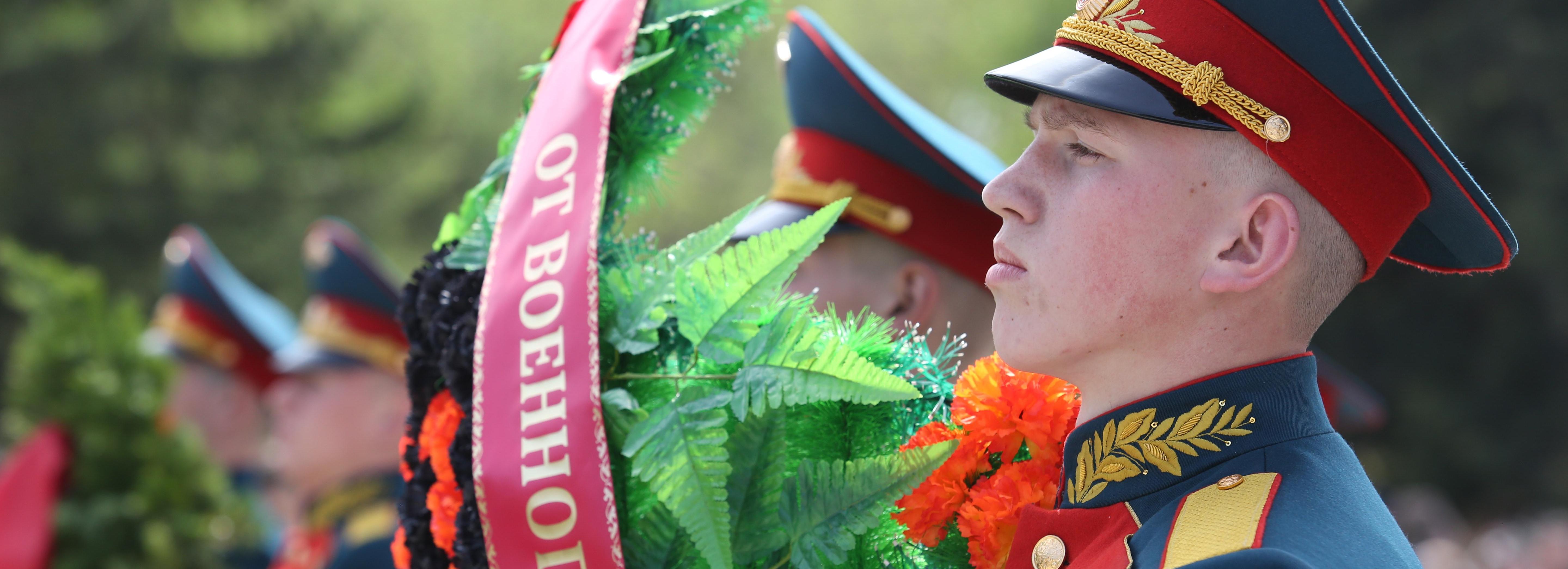 Демонтированный с Красного проспекта памятный знак вернули на место
