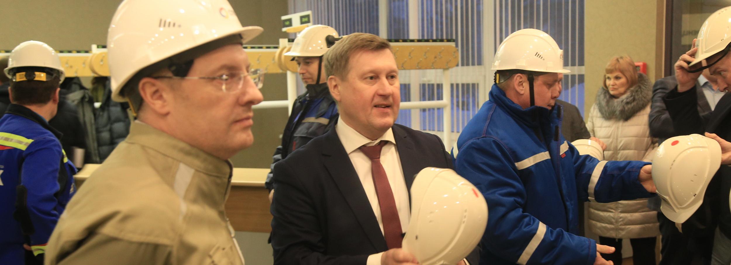 Мэр Анатолий Локоть поздравляет с Днём энергетика