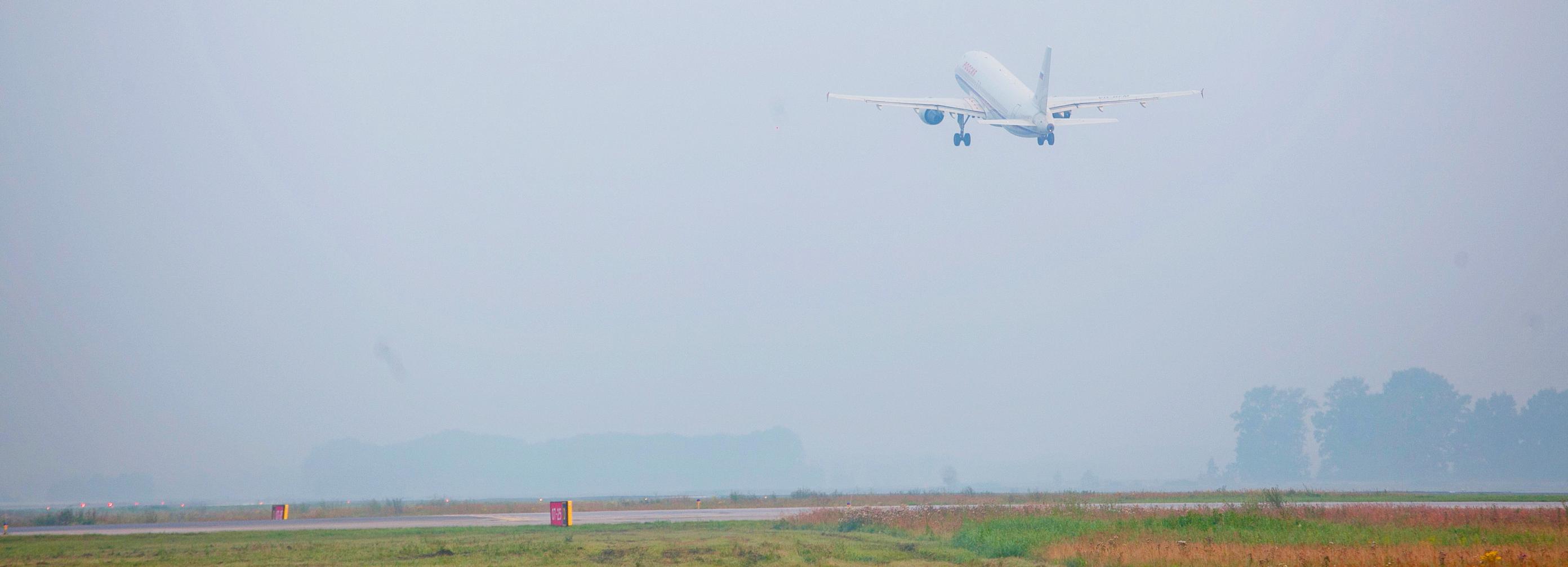 У летящего из Санкт-Петербурга в Новосибирск «Боинга» отказала навигация