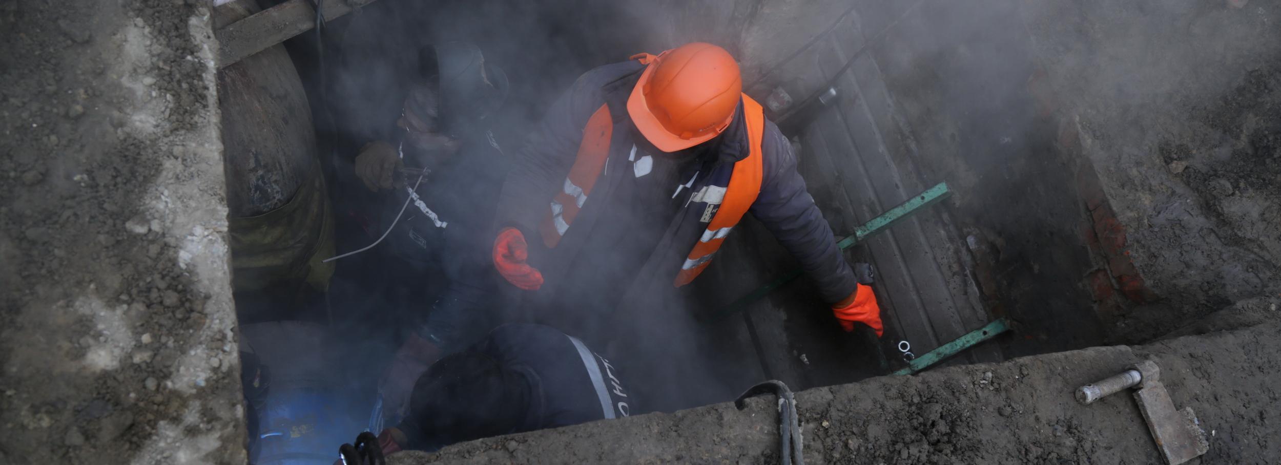 Серебренниковскую сузили в двух местах из-за ремонта теплотрассы