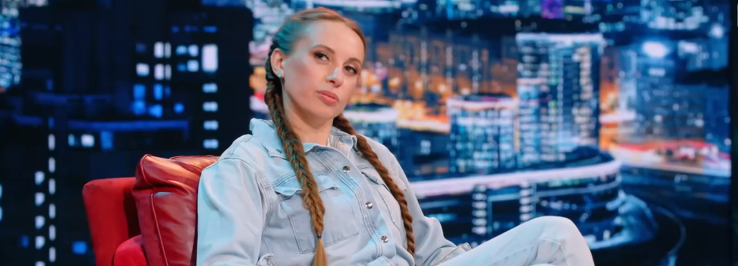 Звезда стендапа Складчикова приедет в Сибирь учиться на бальзамировщика