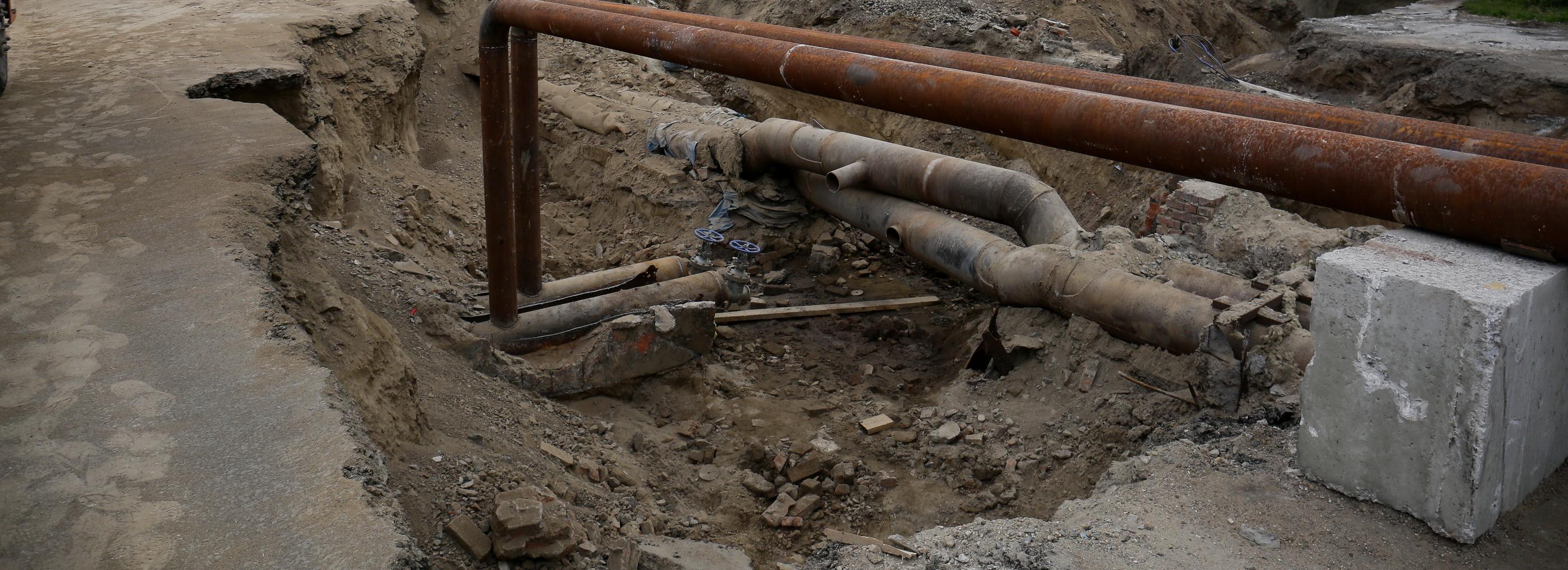 Проезд на улице Дунаевского перекрыли из-за ремонта теплотрассы