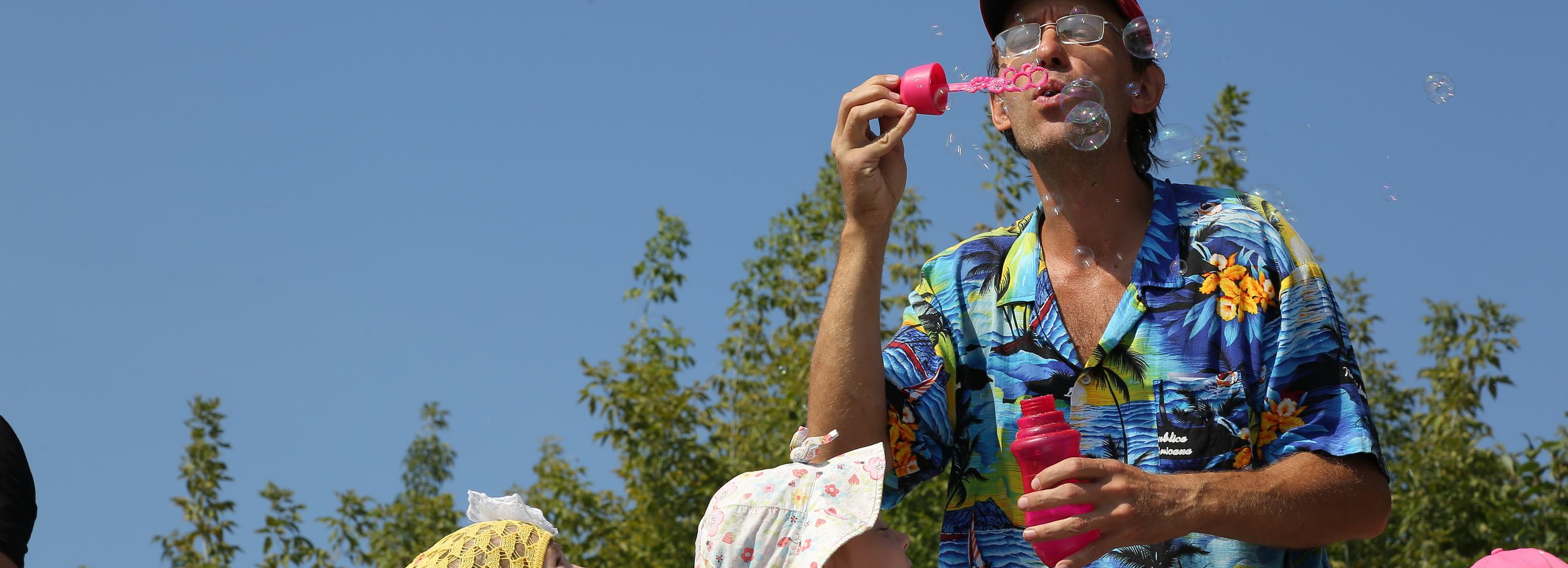 605 отцов в декрете насчитали в Новосибирской области