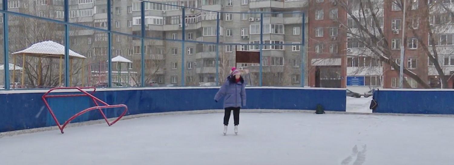 Каток с большим прокатом готовят к открытию в Нарымском сквере