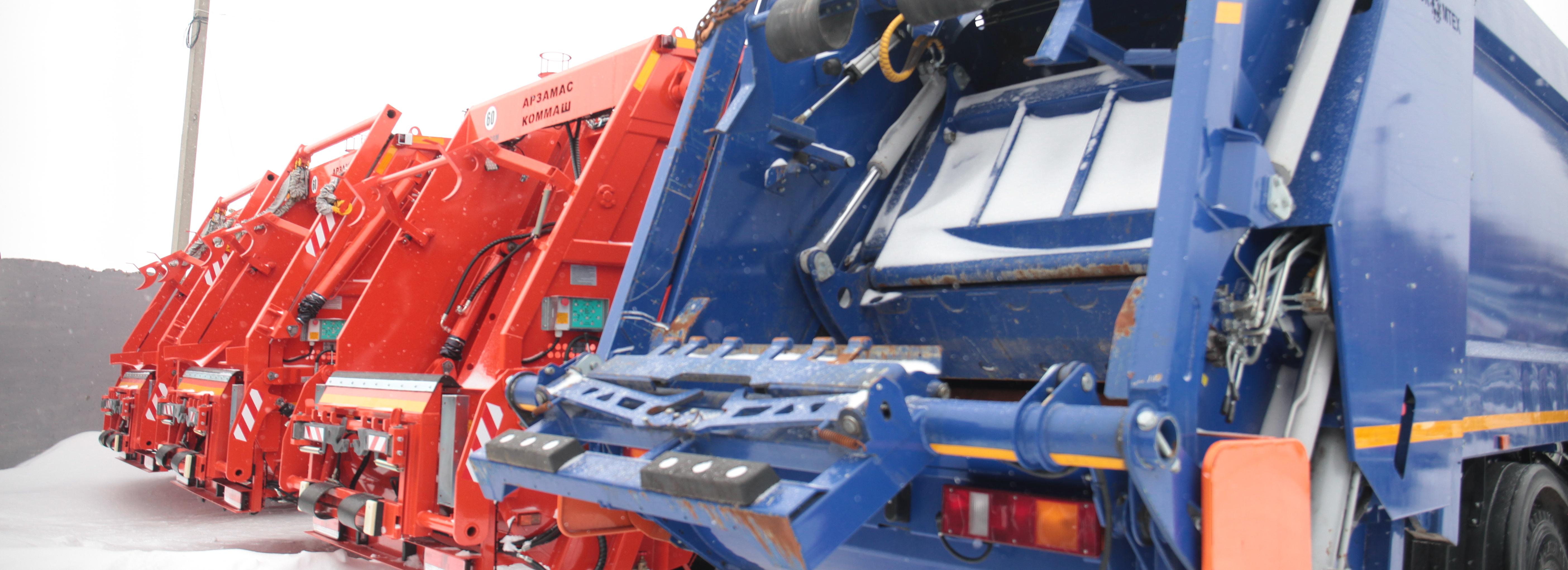 Мусоровоз из-за «катка» не смог забрать отходы в Новосибирской области