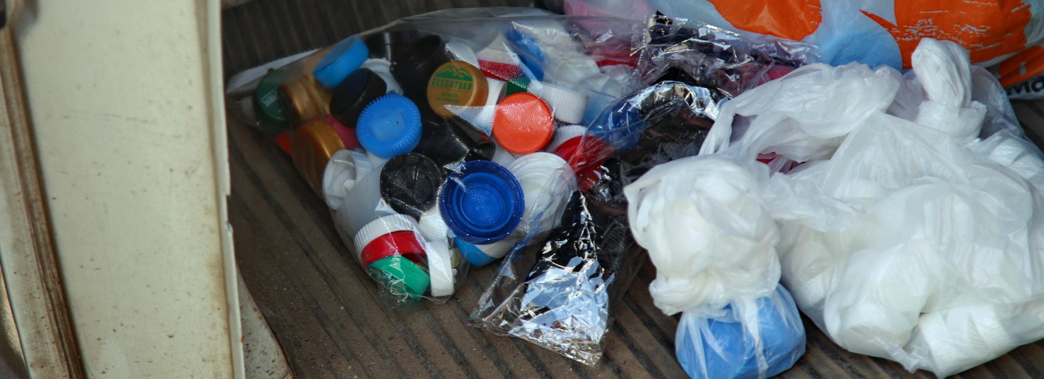 Куда сдать вторсырьё и вредные отходы в Новосибирске — горячий телефон