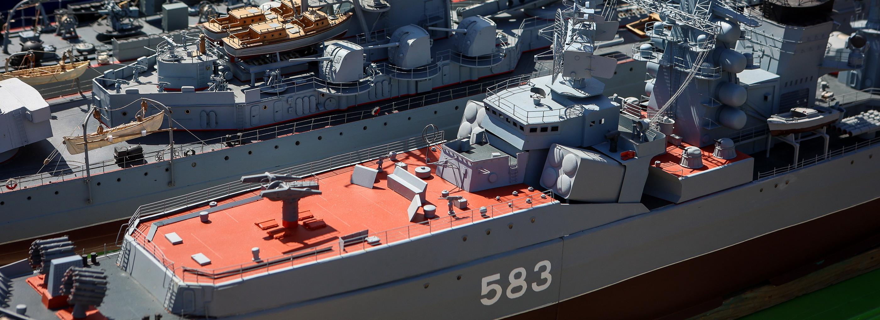 Судомоделисты со всей России вывели корабли и яхты на озеро Грёз