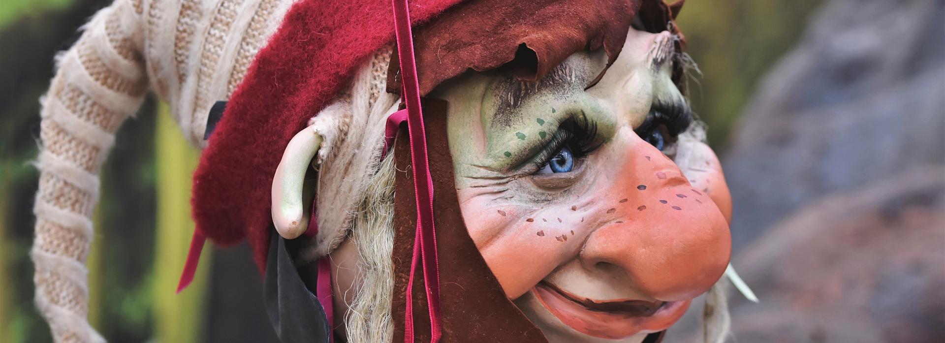 Работа в Новосибирске: официант-моряк и аниматор-эльф