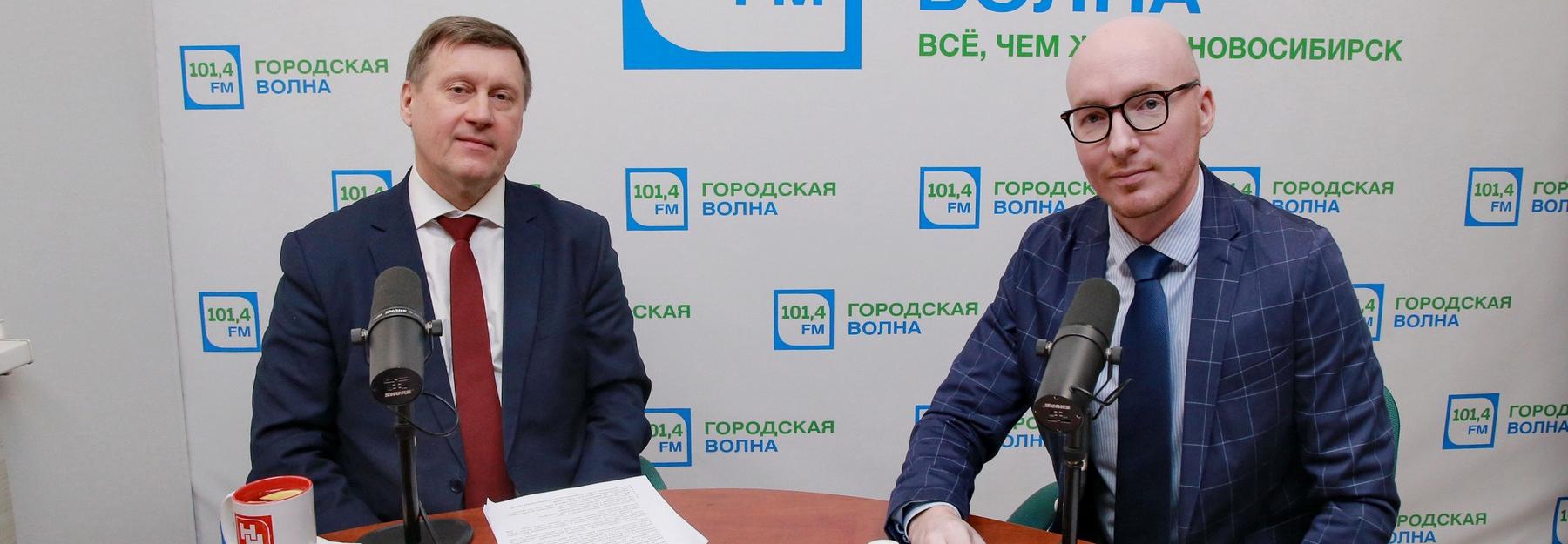 Мэр отвечает: уборка снега, площадь Маркса и обновление транспорта