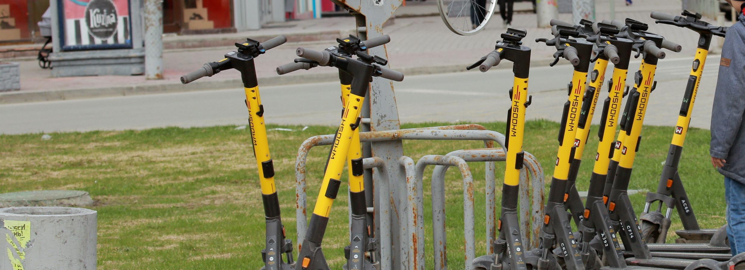 На тротуарах Новосибирска появилась разметка для электросамокатов