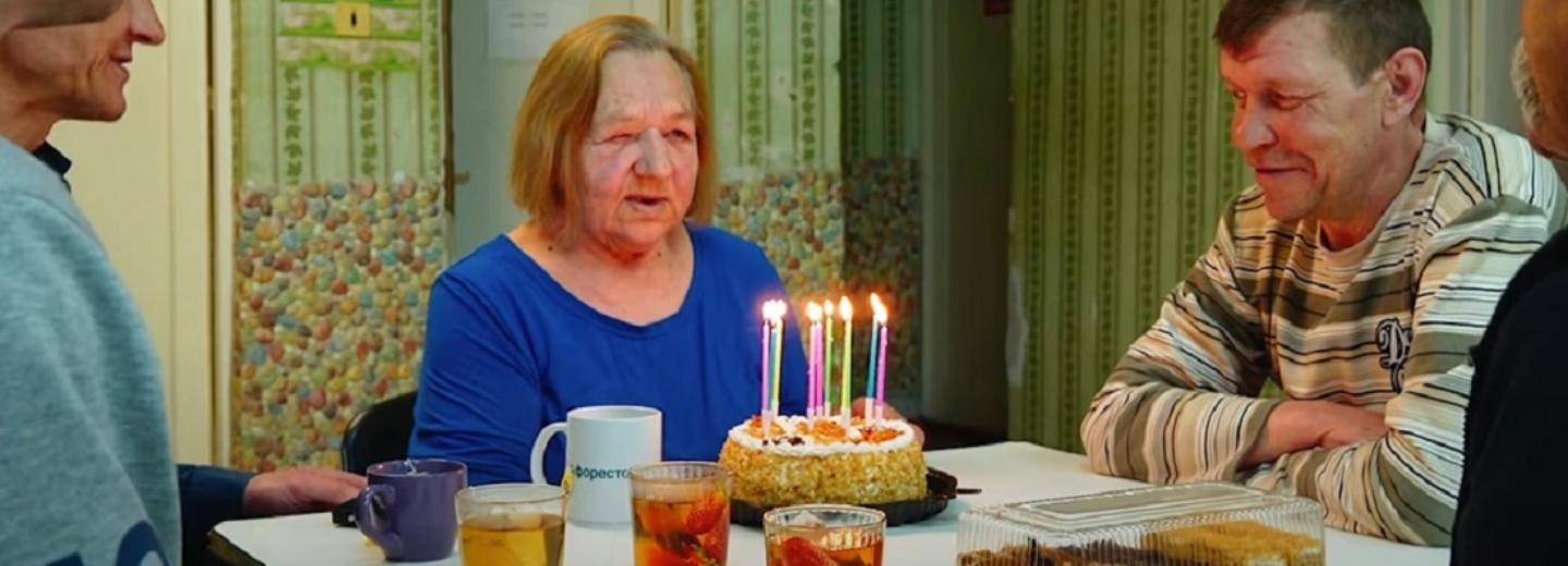 Прожившей 13 лет в колодце теплотрассы сибирячке восстановили документы