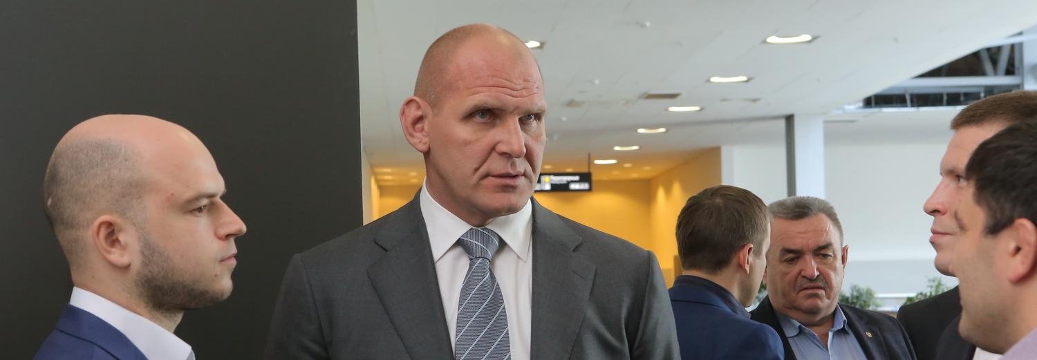 Депутат Александр Карелин решил уйти из Госдумы ради другой работы