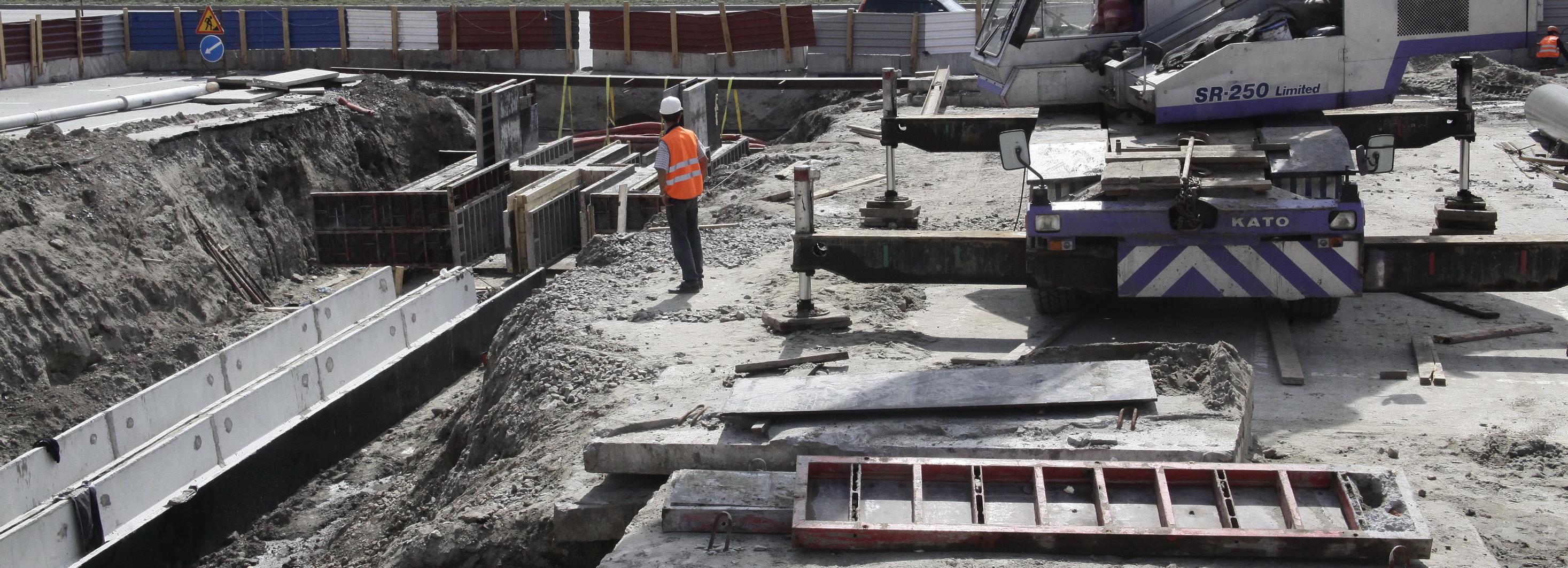 На улице Блюхера ограничили движение из-за ремонта теплотрассы