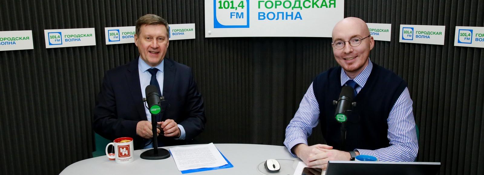 Мэр отвечает: школы, детсады и обновление транспорта в Новосибирске