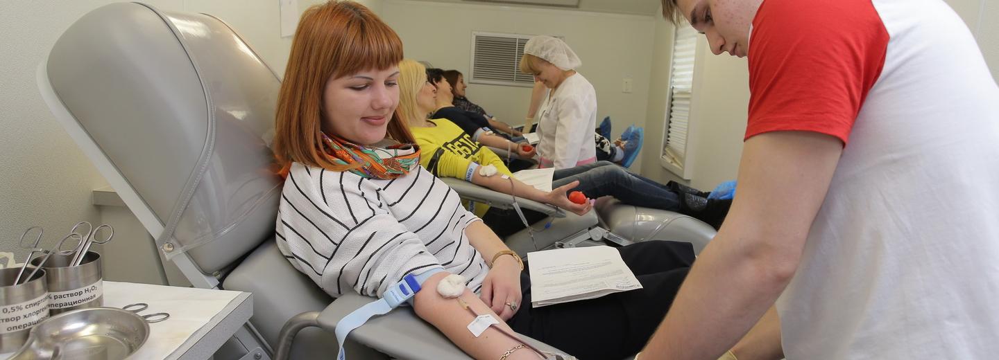 Почётным донорам увеличили выплаты: они будут получать от 15 000 рублей