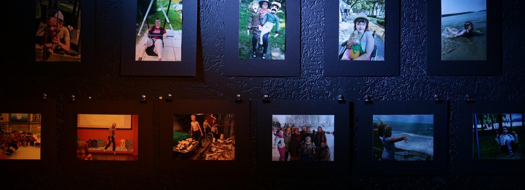 Фотографии и инсталляции «Особенные»: как их правильно разглядывать