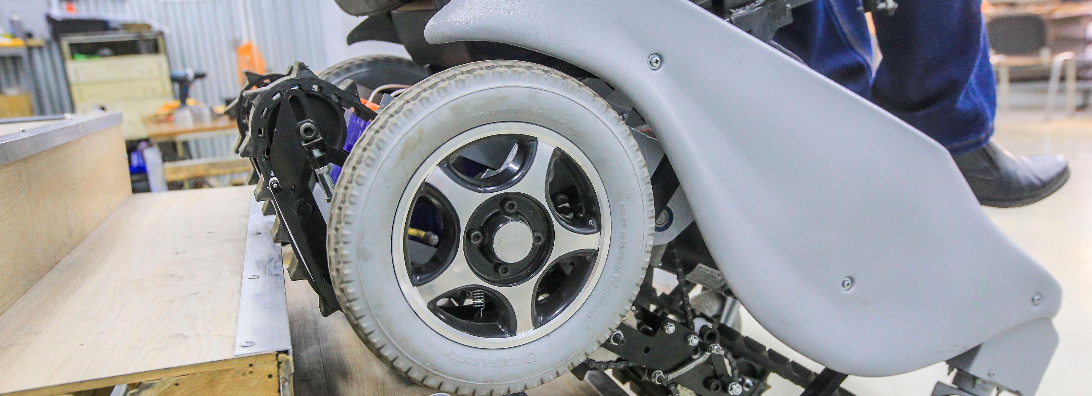 Новосибирскую электроколяску Caterwil опробуют в футбольном матче