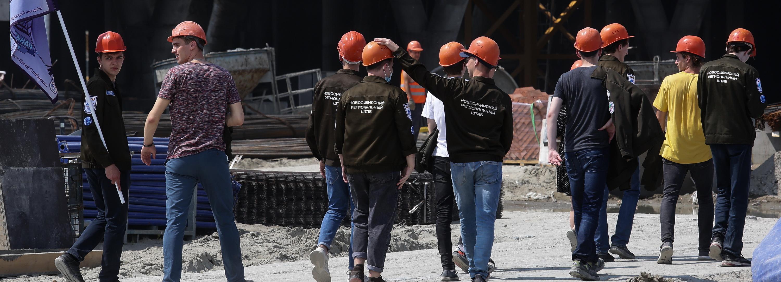 Большая стройка: что делают бойцы студотрядов на ЛДС в Новосибирске