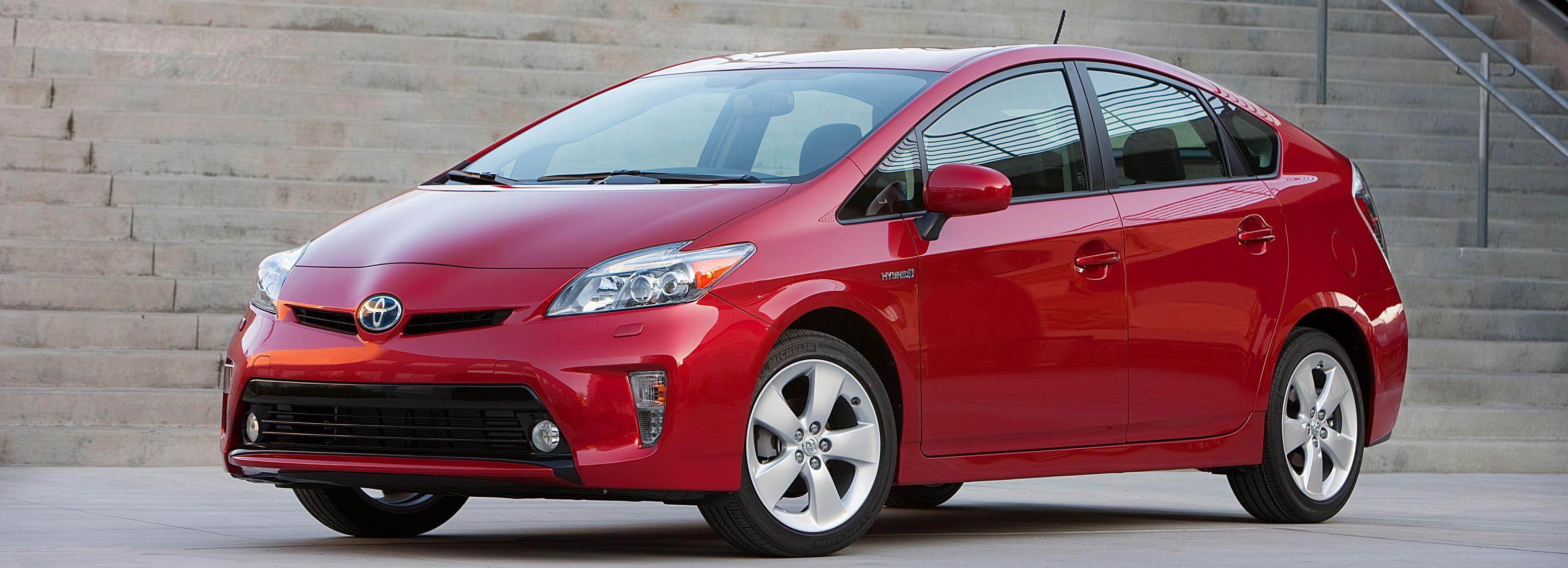 Новосибирец уехал из дома на красной «Тойоте» и пропал