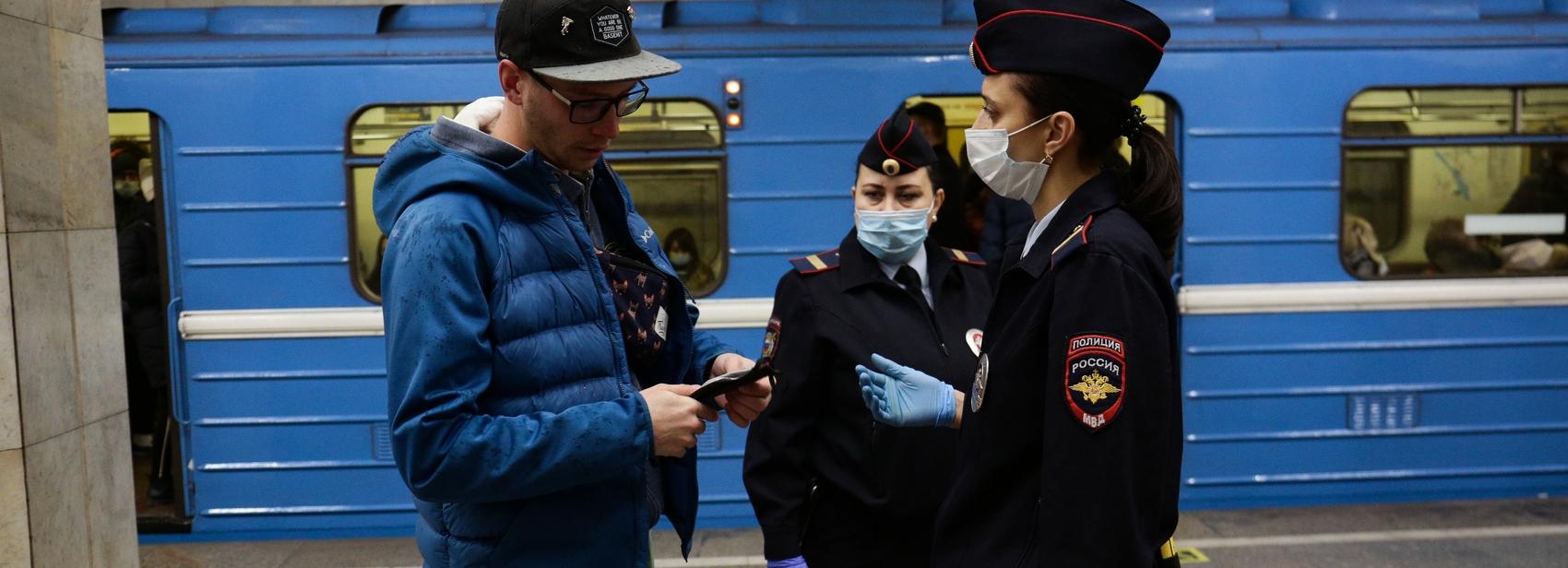 Ковид-диссиденты: 150 новосибирцев оштрафовали за проезд без масок