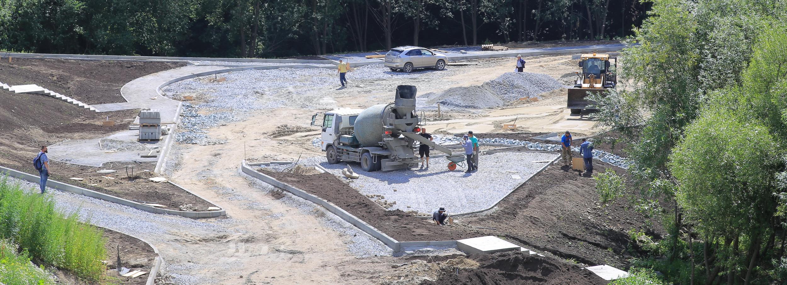 Парк вместо болота: как благоустраивают территорию у реки Ельцовки