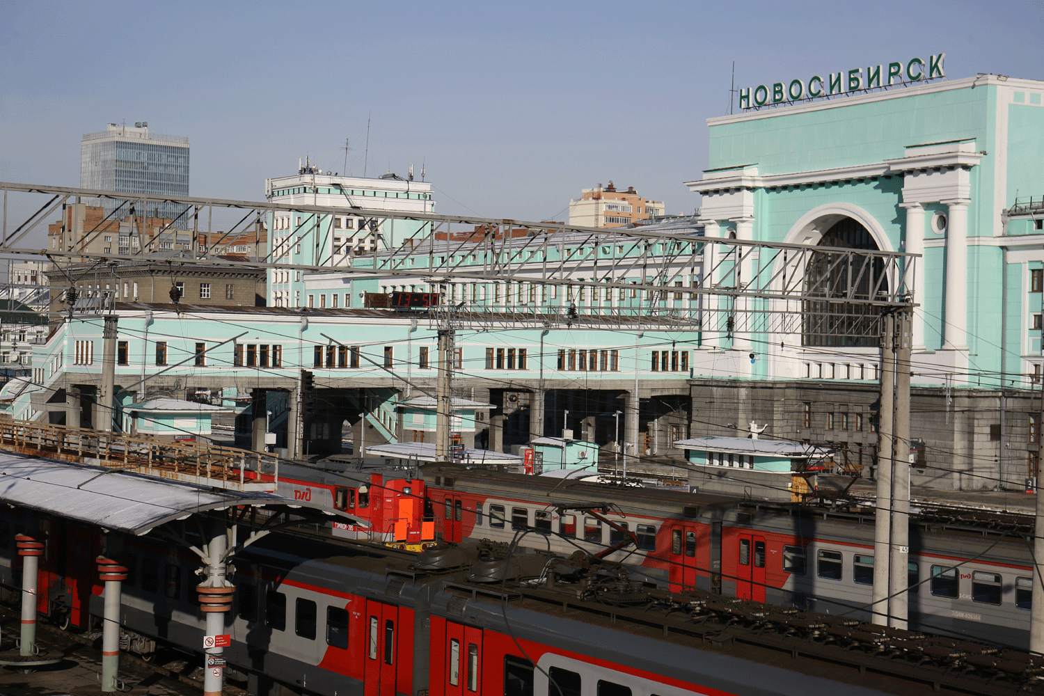 Поезд «Россия» опаздывает в Новосибирск на 5 часов из-за аварии на Урале