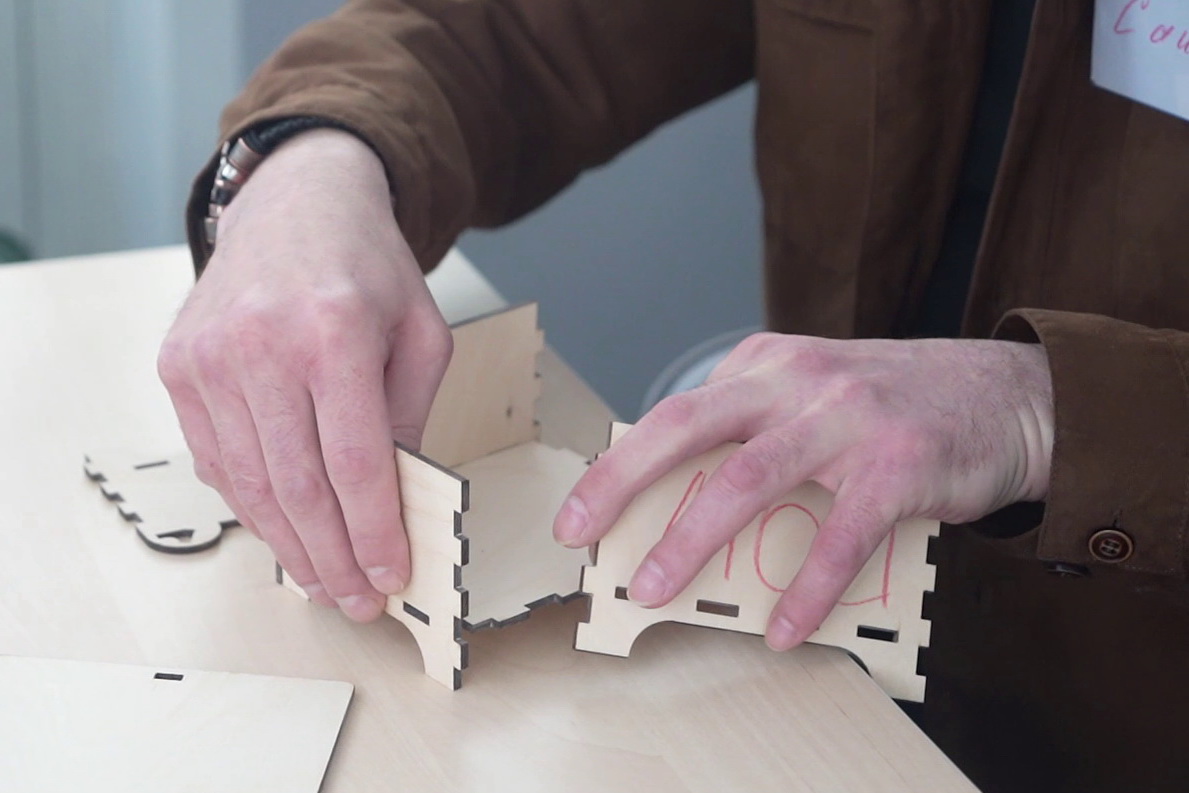 Запрятывать стресс в шкатулку научили бойцов на психологическом тренинге