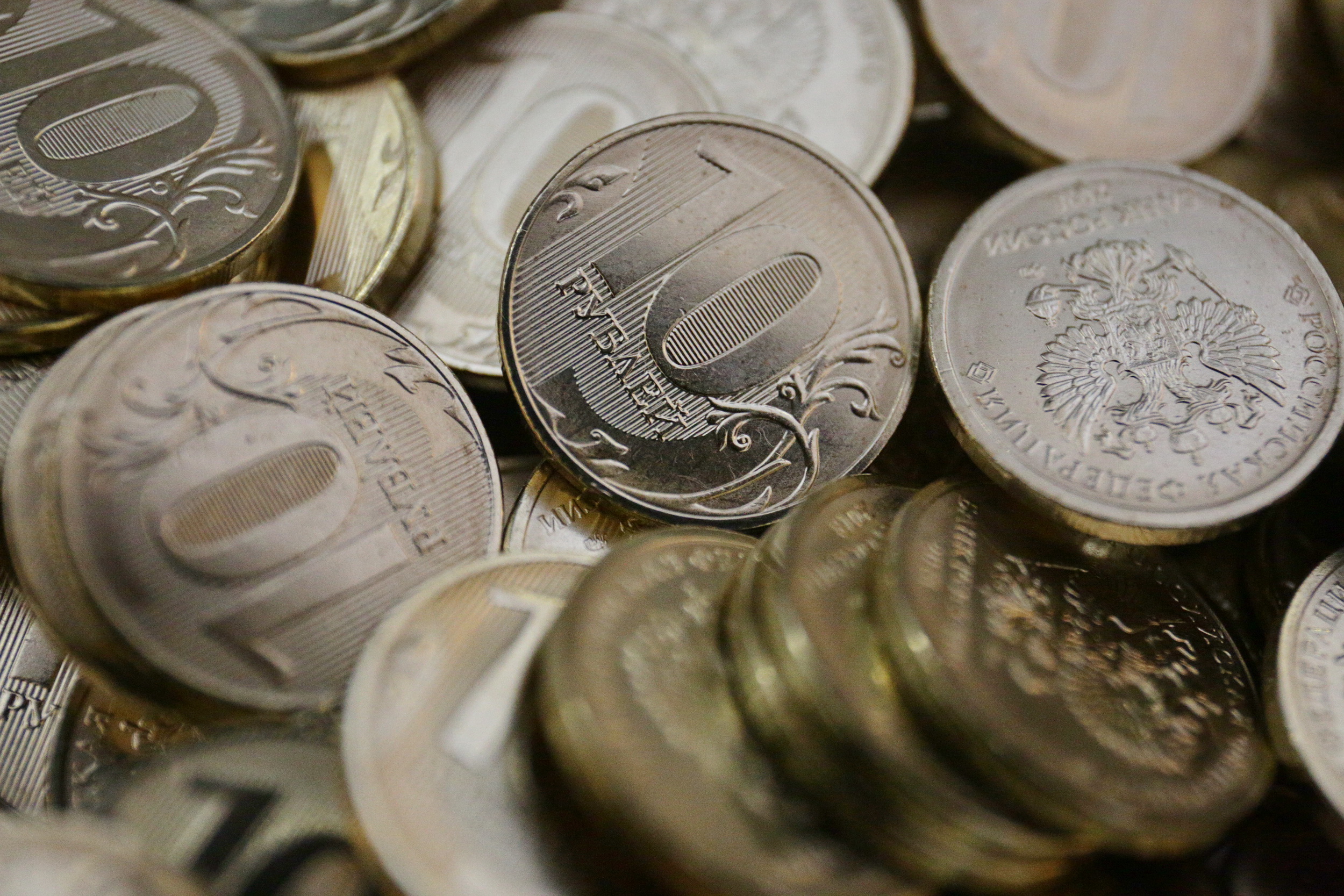 ЦБ РФ снизил ключевую ставку до 15% годовых