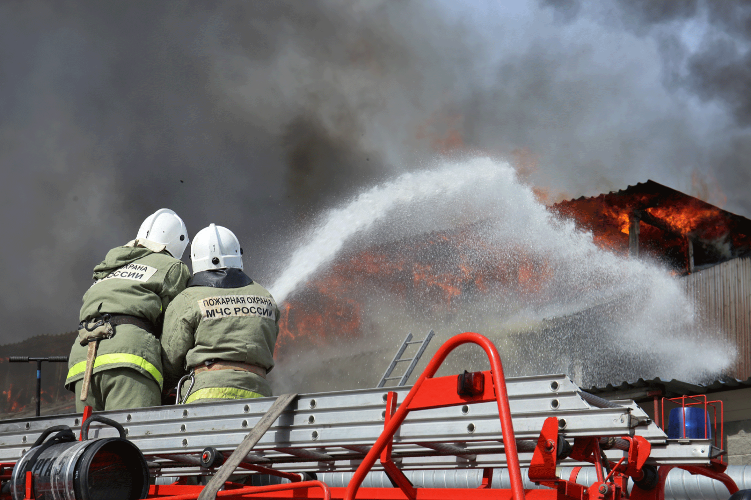 Два человека пострадали на пожарах за неделю в Новосибирске