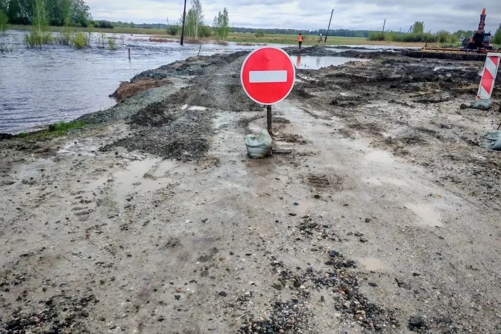 Разлившаяся река полностью отрезала Золотую Гриву под Новосибирском