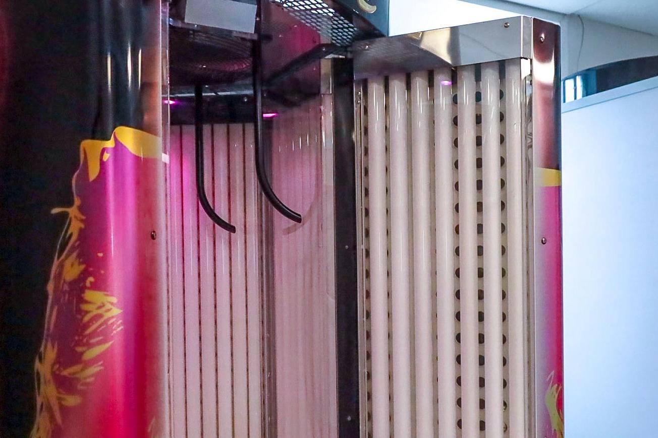 Солярий в Сибири: спасение от зимней хандры или риск для кожи