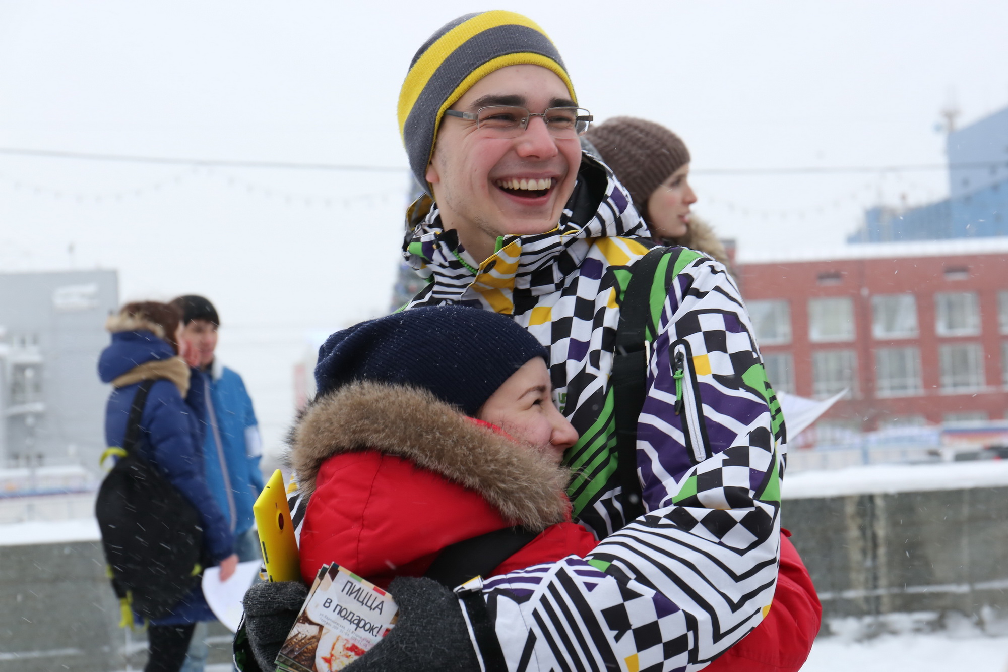 Психолог из Новосибирска назвала причины обниматься как можно чаще