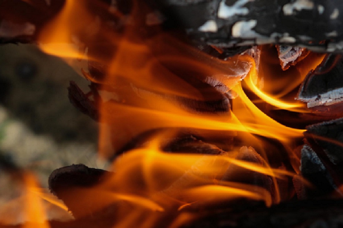 Шесть пожаров вспыхнуло в Новосибирске за сутки