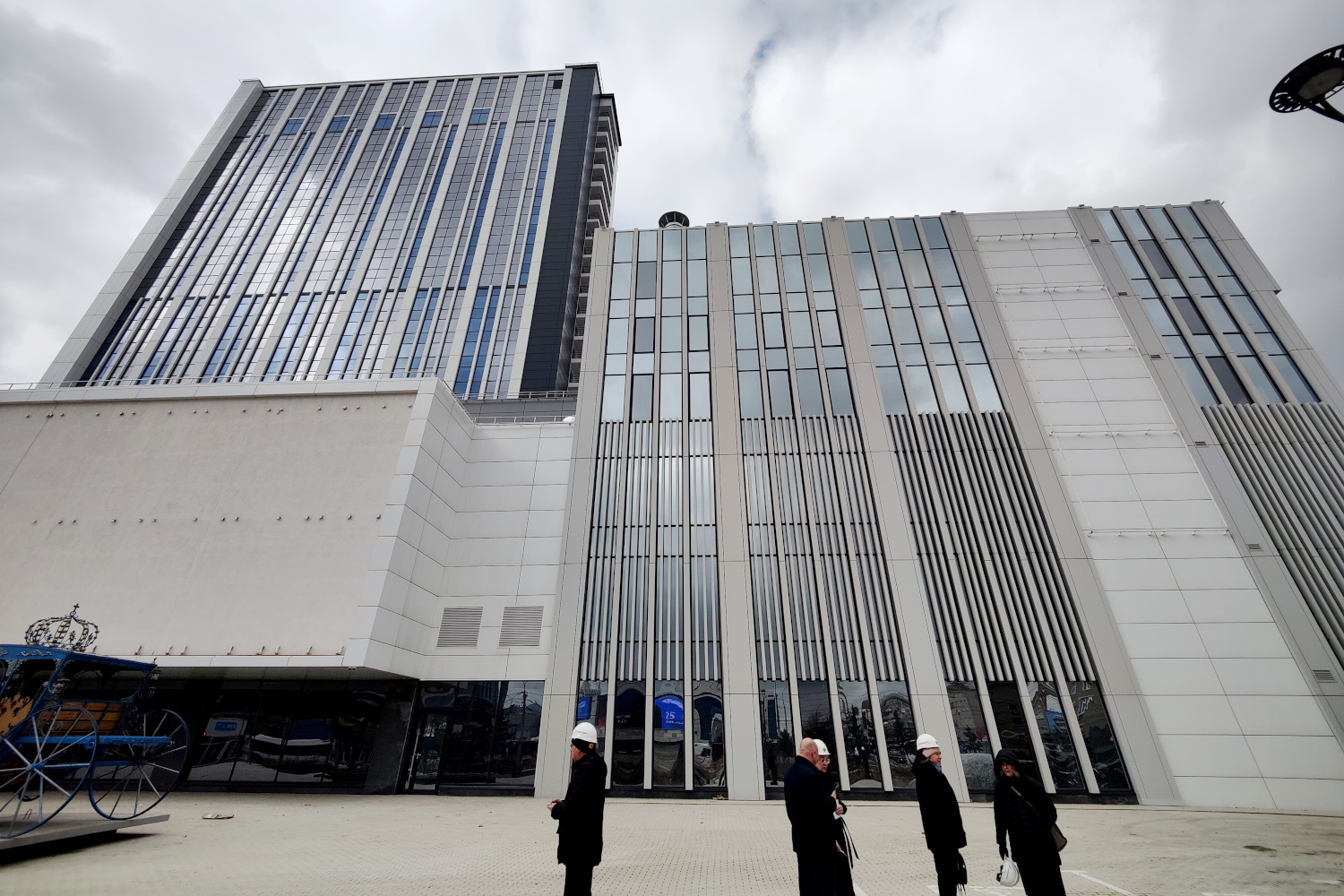 Стройнадзор показал, как выглядит внутри гостиница «Турист» на Маркса